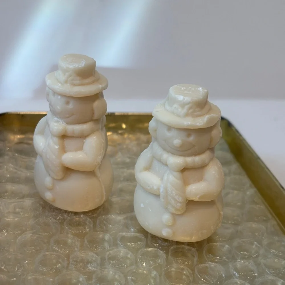 Vintage 1986 Christmas Around The World Snowman Soap Set in Decorative Tin
